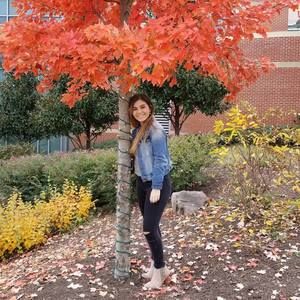 Meet your Posher, Valentina